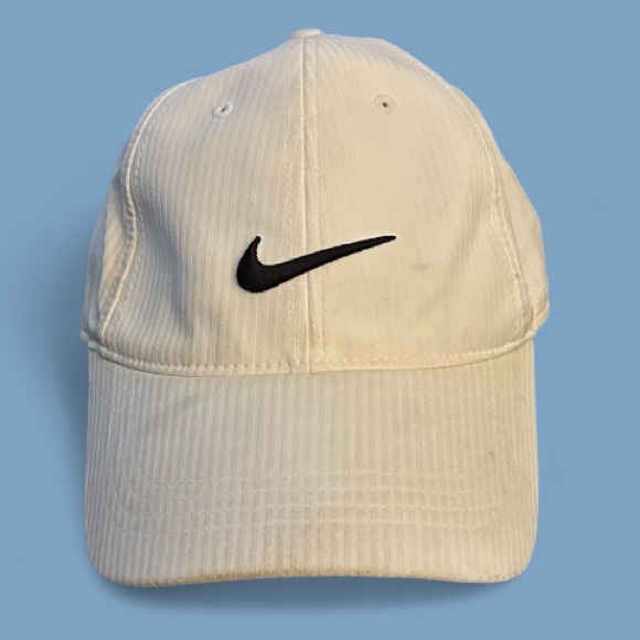 White Nike Golf Hat - One Size Fits Most - Picture 1 of 2